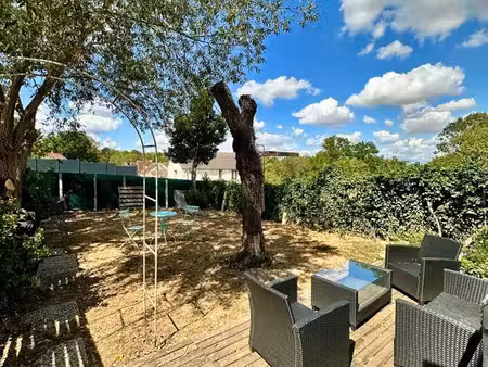 maison 3 pièces 49 m2  avec jardinet et cave
