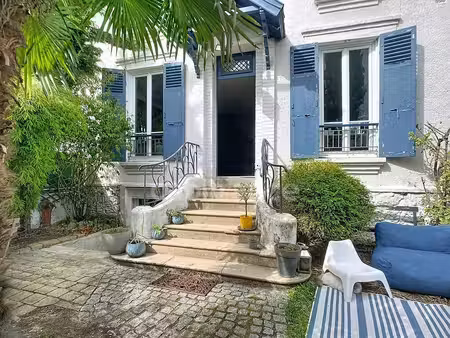 maison de luxe à vendre dans le quartier bac-bécon-flachat-colombes