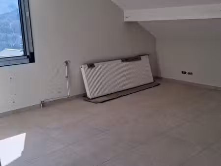 appartement t3 loué meublé à l’année de 50 m2 avec balcon