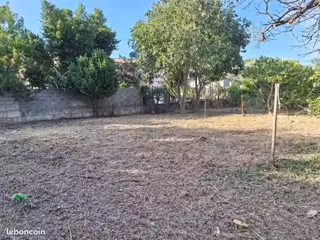 terrain 600 m² miramas