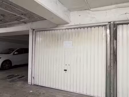 loue box fermé 13m2 chateaurenard