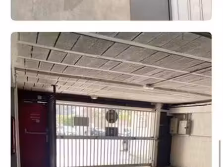 marseille a 100 m gare st charles grand garage fermée pour 2 véhicule et stockage matériel