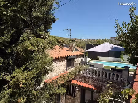 maison atypique t4 rénovée avec piscine et vue dégagée