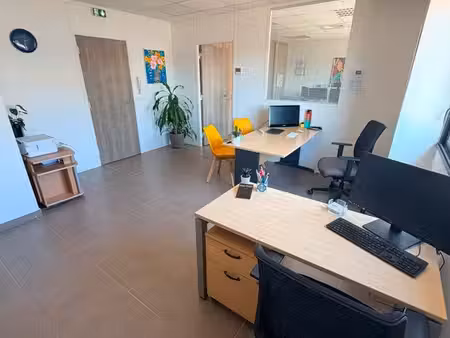 a louer - bureau lumineux et moderne de 43 m²