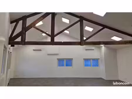 bureaux 104m²