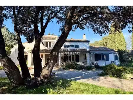 villa de luxe à vendre à montaren-et-saint-médiers