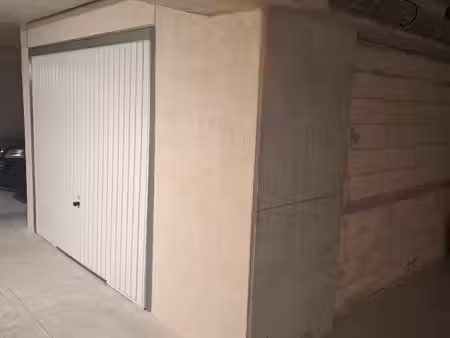 loue grand box secteur timone
