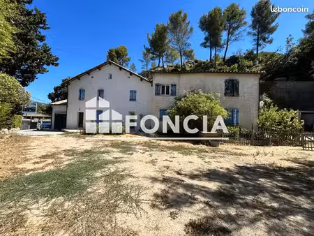 maison 5 pièces 196 m²