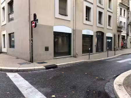 local commercial à louer