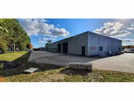 local d'activités à louer