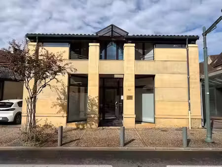 vente locaux professionnels 16 pièces 200 m² à sarlat-la-caneda (24200)  337 600 €