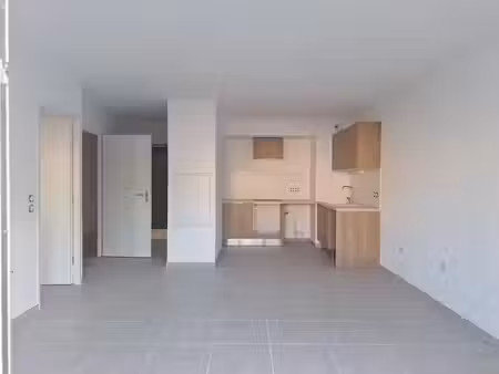 location appartement 2 pièces 45 m² à draguignan (83300)  686 €