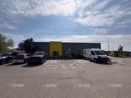 local d'activités à louer