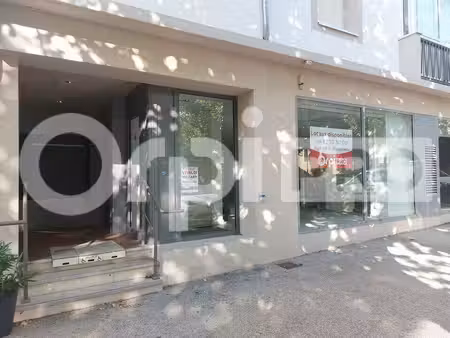 local commercial à vendre