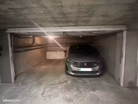 box fermé garage 2 places dans résidence lyon 6 proche massena