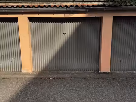 garage fermé - tassin av général brosset