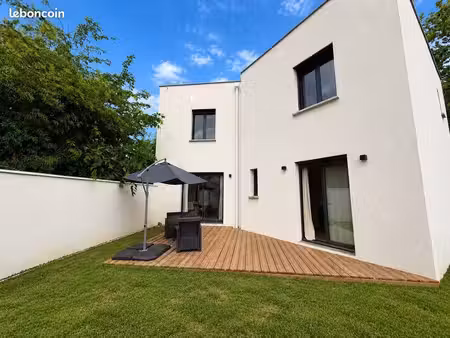 vente maison de ville contemporaine proche de toutes commodités