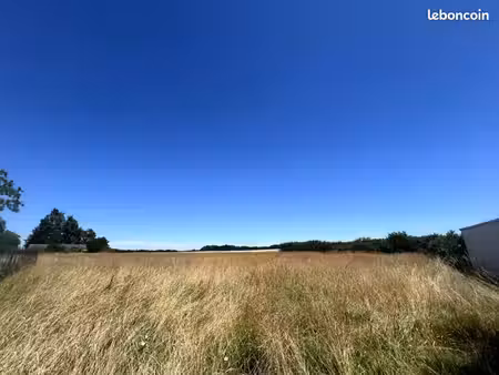 terrain 6 760 m² esmoulins