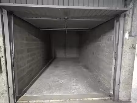 parking/box 15 m² lyon
