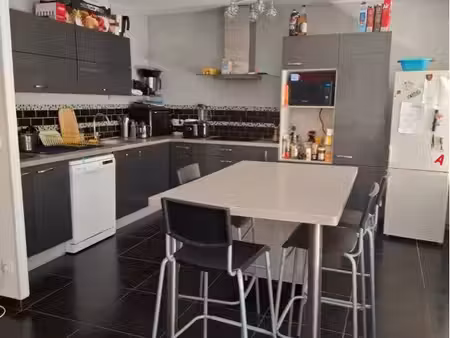 appartement  t4 à bron centre