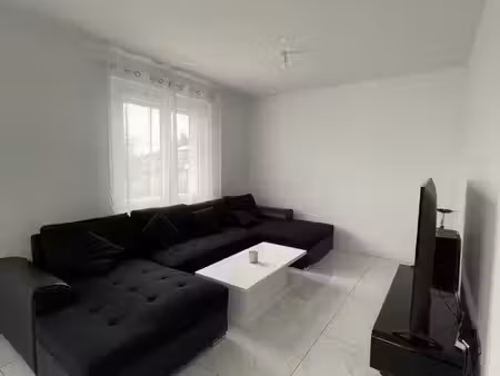 ? t4 entièrement rénové 81 90 m² – terrasse + terrain 100 m² – marennes