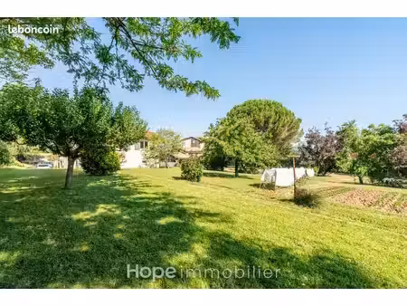 propriété 4 pièces 143 m²