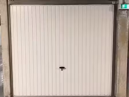 garage fermé sécurisé à louer