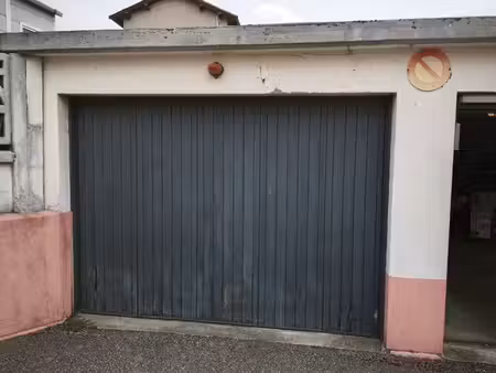 garage fermé 23 m²
