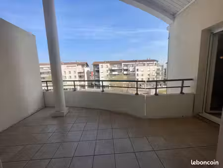 appartement t3 balcon terrasse