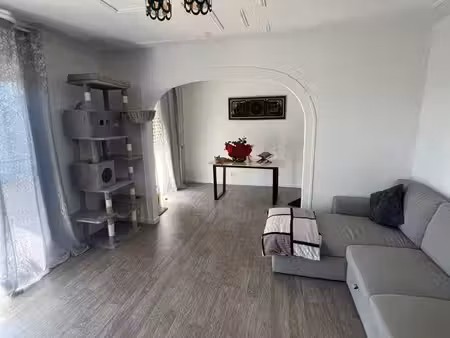 t4 78 m² refait à neuf – balcon + cave + parking privatif – saint-fons
