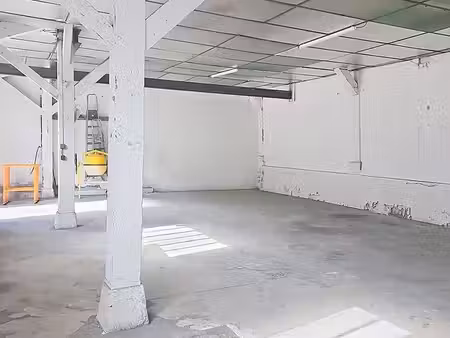 propriétaire loue 114 m2 de stockage sans frais d'agence