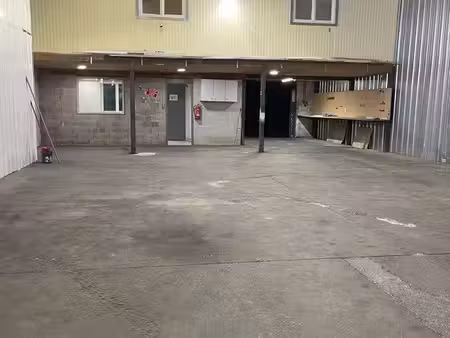 local d'activité (2300 ttc) possibilité garage auto 316m2 + 2 terrains