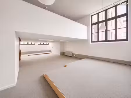 bureau 232 m²