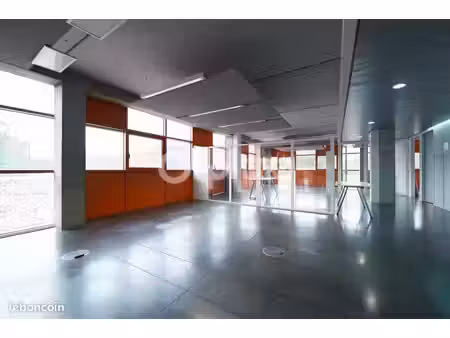 bureau 416 m²