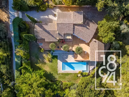 villa de luxe à vendre dans le quartier village-cagueloup-gueissard