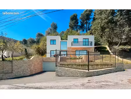 terrain 975 m² avec permis purgé – maison moderne 122 m²