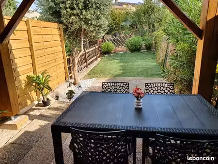 t2 duplex meublé - jardin - résidence sécurisée piscine