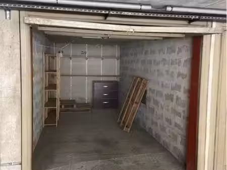 garage box fermé ( le cannet 06110)