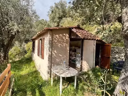 maisonnette sur 1750m de terrain