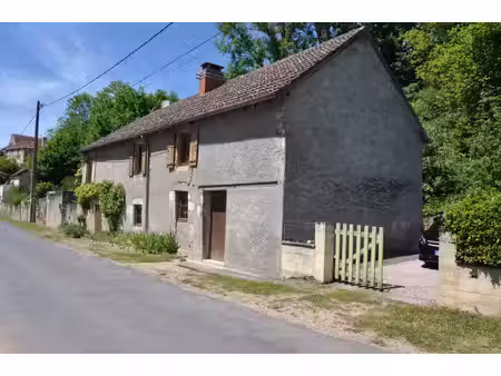 jolie maison de campagne  2 chambres et 2823 m2 de terrain