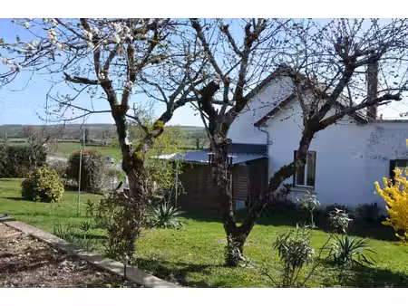 belle maison des années 30  avec 5 chambres  deux grands garages et une parcelle de...
