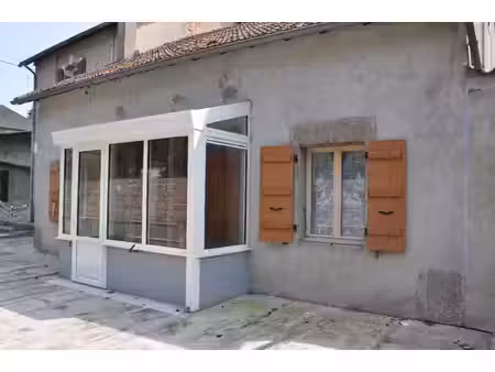 jolie petite maison de plain-pied  1 chambre  terrain de 246 m2