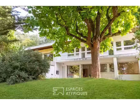 maison d'architecte seventies et son parc arboré