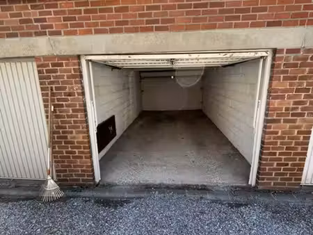 garage à louer à rue de beaumont 104 marchienne-au-pont (vbe60026)