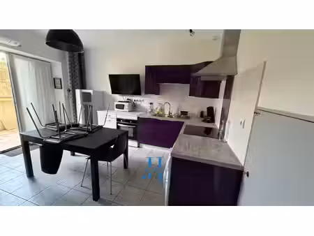 maison de ville en pierre avec cour privative à vendre – centre-ville de la réole