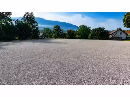 de 3093m2 en location 1350 eur par mois à grésy-sur-aix