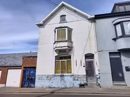très belle maison trois façades!!!