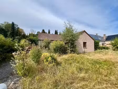 villa de plain-pied 3 chambres à rénover avec jardin garage