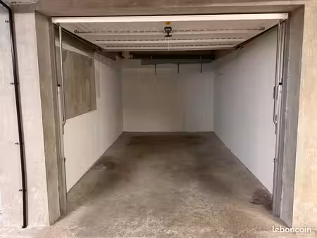 garage box fermé - saint martin d'uriage