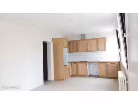 plein pied f3 centre ville courette brionne
